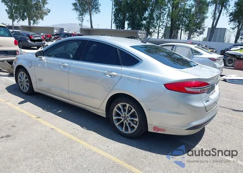 2018 Ford Fusion Energi Se Luxury z USA, uszkodzony, nr VIN 3FA6P0PU9JR187261